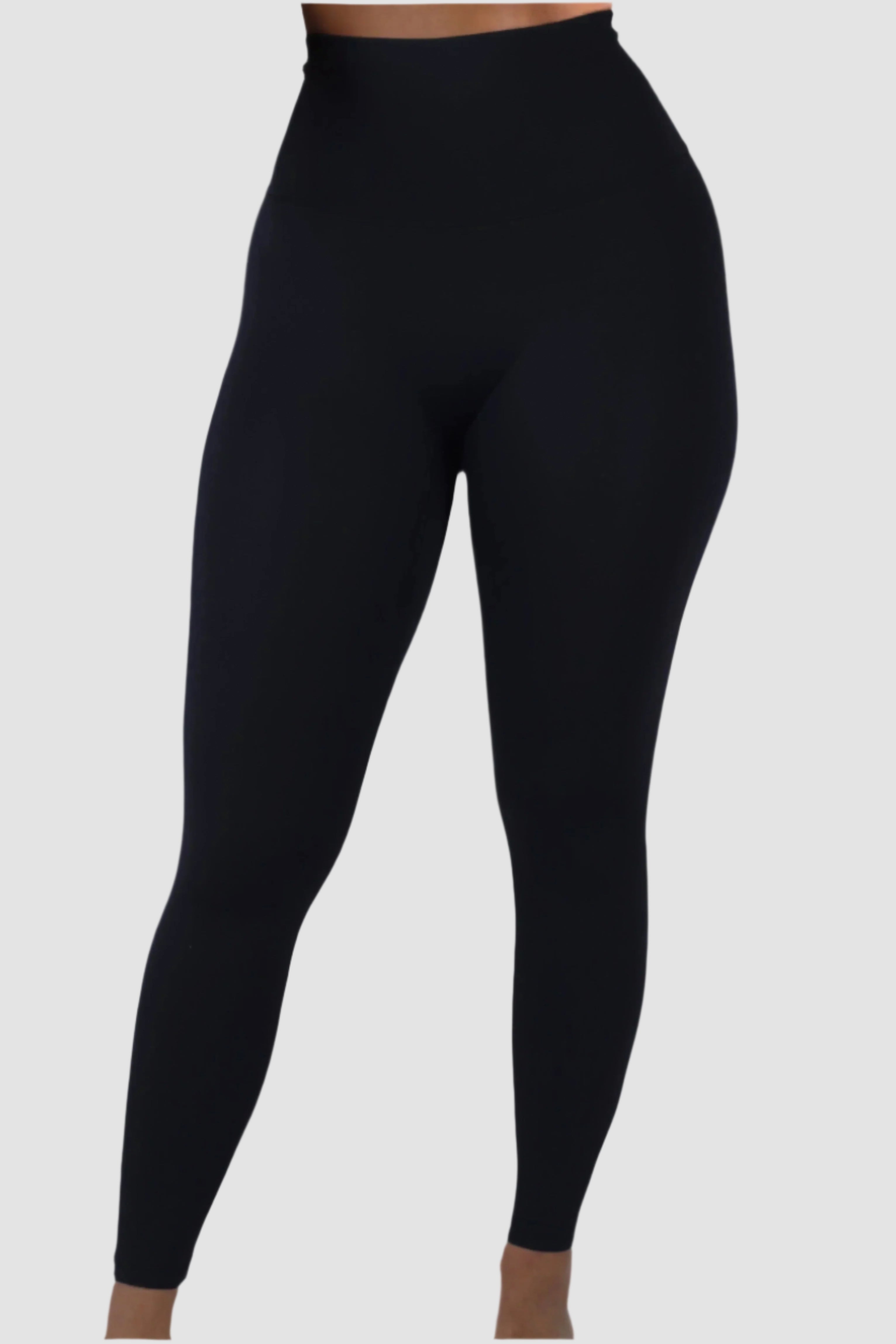 Black Aivvia Athletics seamless leggings, women’s workout tights for training, yoga, and all-day wear.