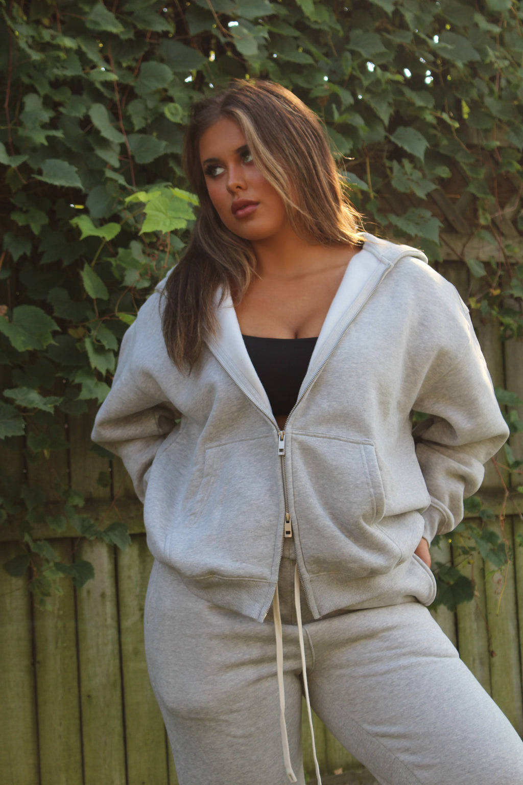 NEST ZIP HOODIE