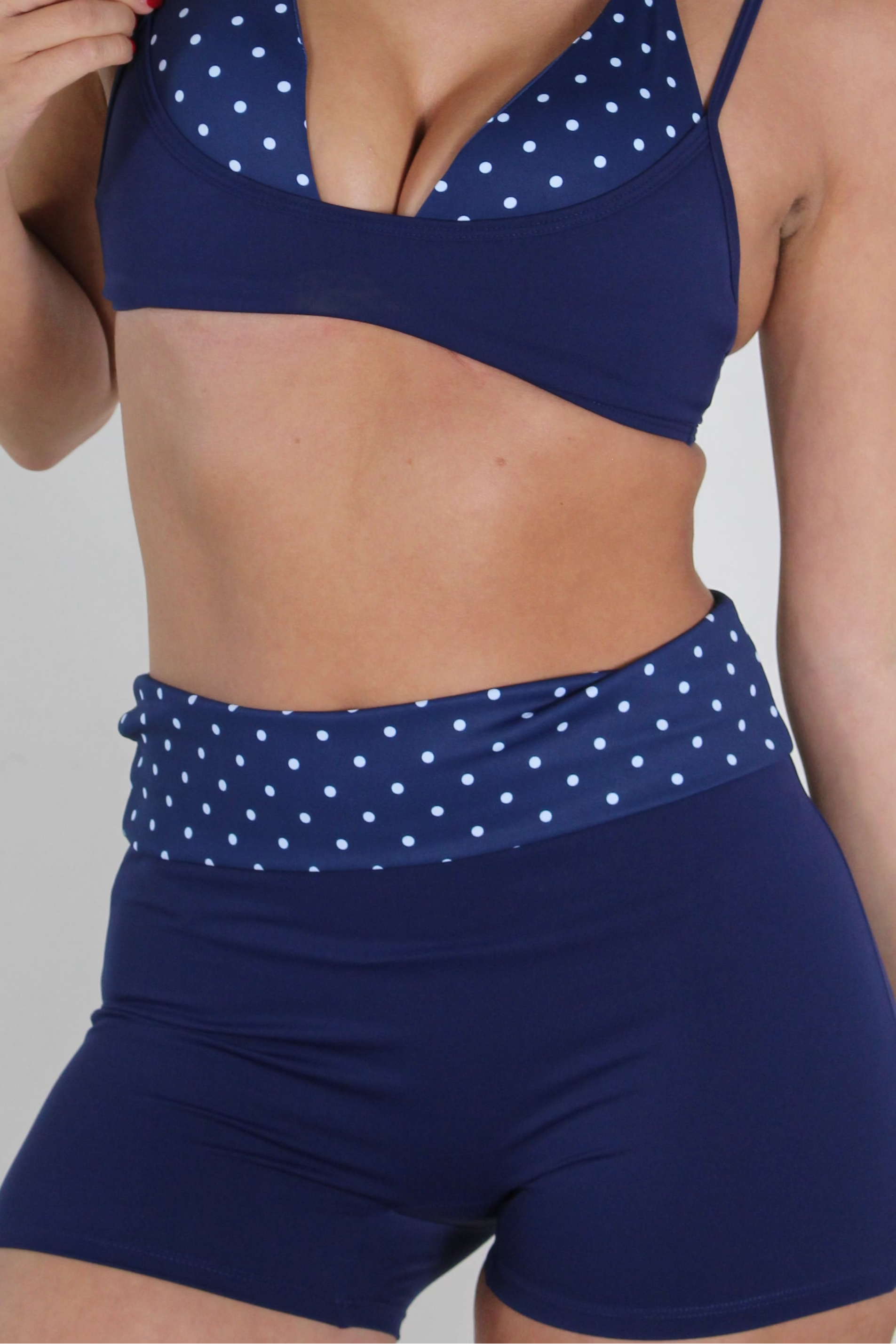 AIVVIA Athletics HARBOR Shorts, navy high waisted bike shorts with contrast waistband