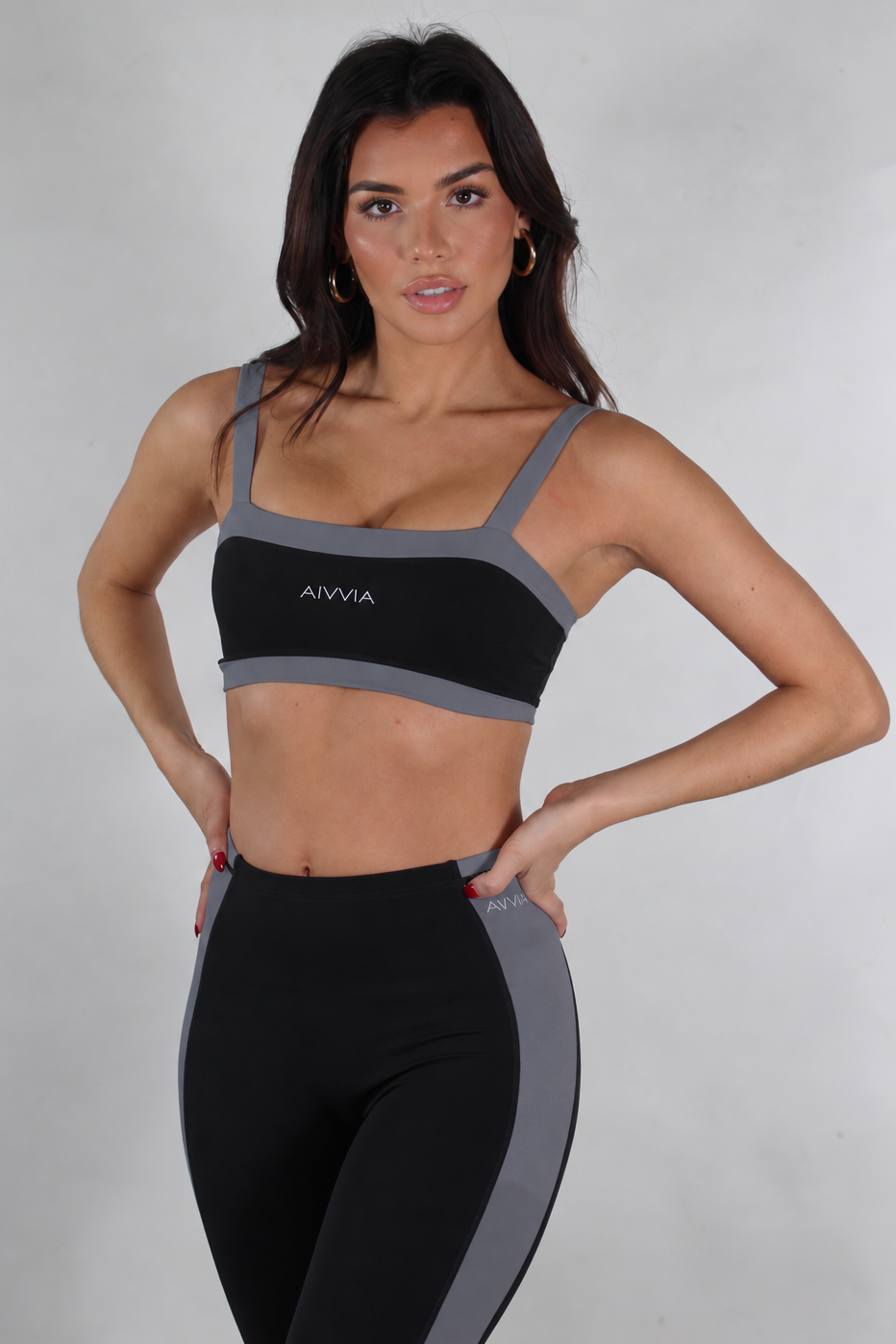 AIVVIA Athletics RIVIERA Bra, racerback sports bra with contrast side stripe