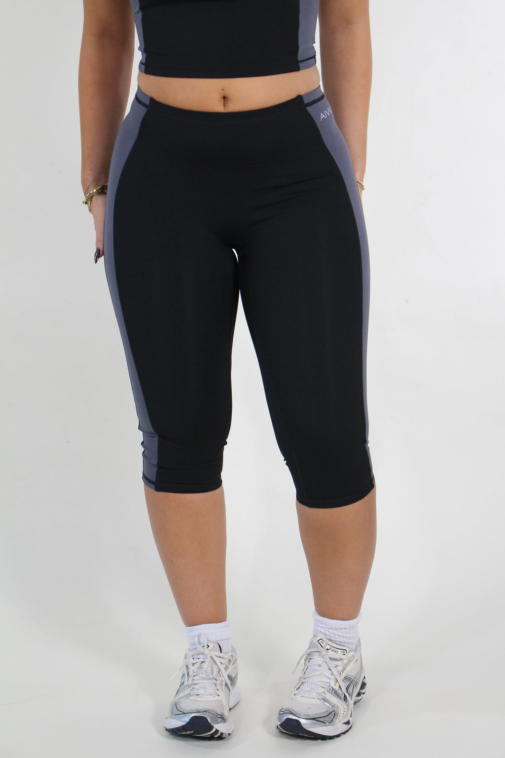 AIVVIA Athletics RIVIERA Capris, high waisted capri leggings with side stripe